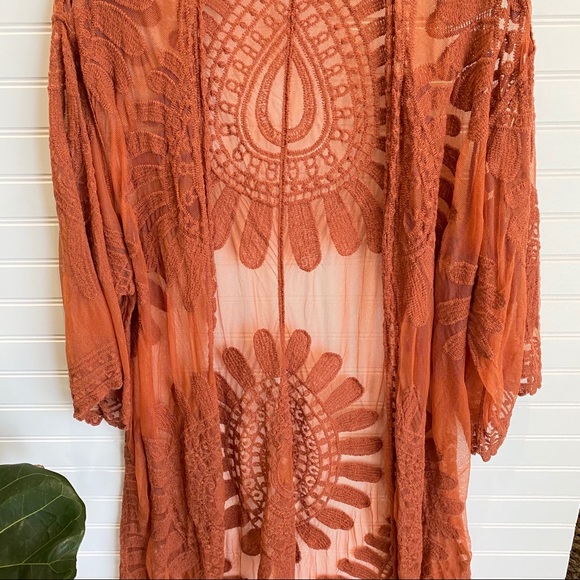 Bohemian lace embroidered kimono - Picture 6 of 9